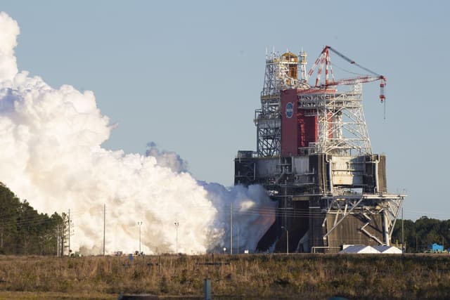 מנועי SLS RS-25 בבדיקת אש